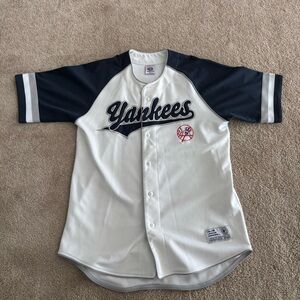 New York Yankees Baseball Jersey (Men’s Large)